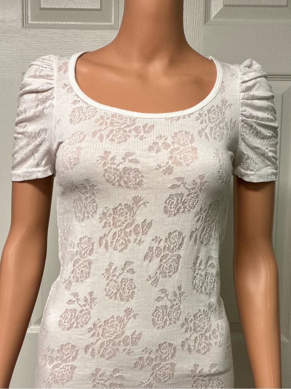 NWT (New Vintage) Y2K Stretch Lace Sheer Puffed Sleeve Tee Shirt, White, Size M